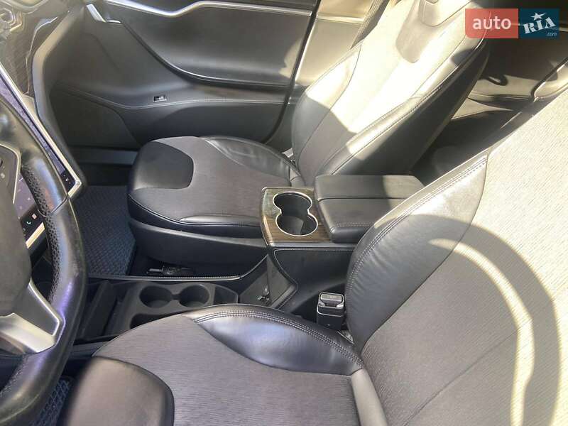 Ліфтбек Tesla Model S 2014 в Хмельницькому