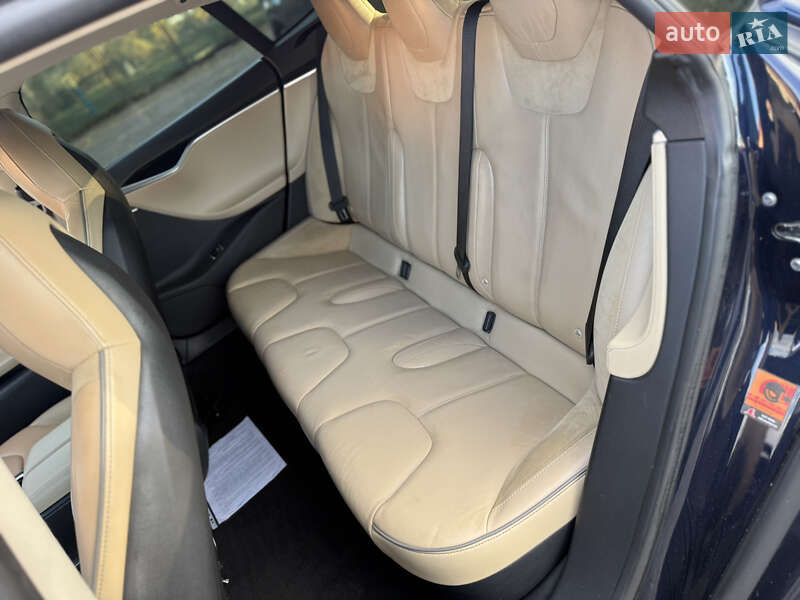 Лифтбек Tesla Model S 2014 в Киеве
