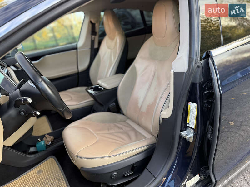 Лифтбек Tesla Model S 2014 в Киеве