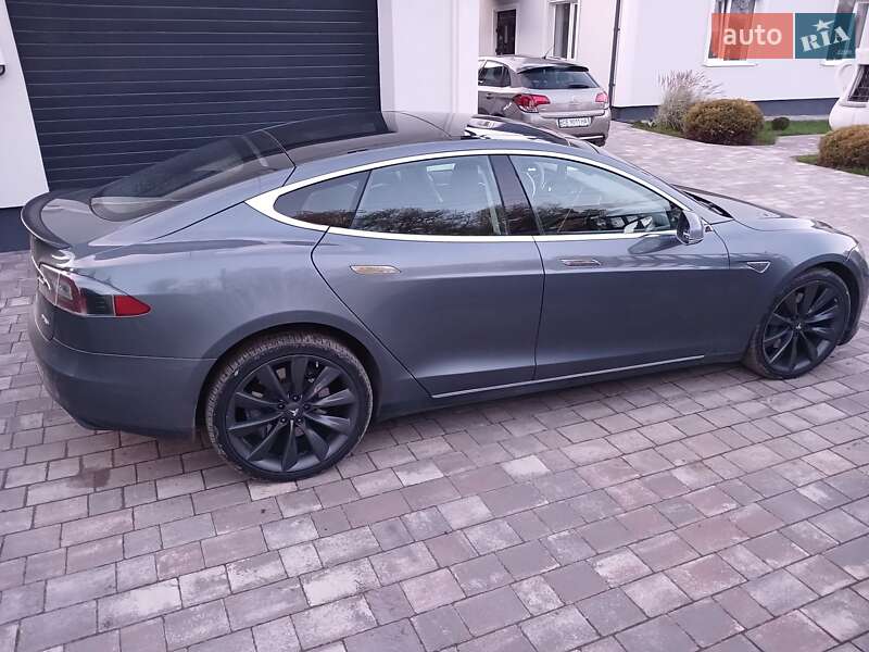 Лифтбек Tesla Model S 2013 в Кицмани фото 7 Лифтбек Tesla Model S 2013 в Кицмани
