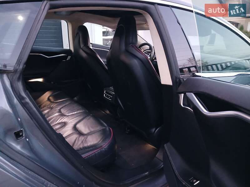 Лифтбек Tesla Model S 2013 в Кицмани фото 17 Лифтбек Tesla Model S 2013 в Кицмани