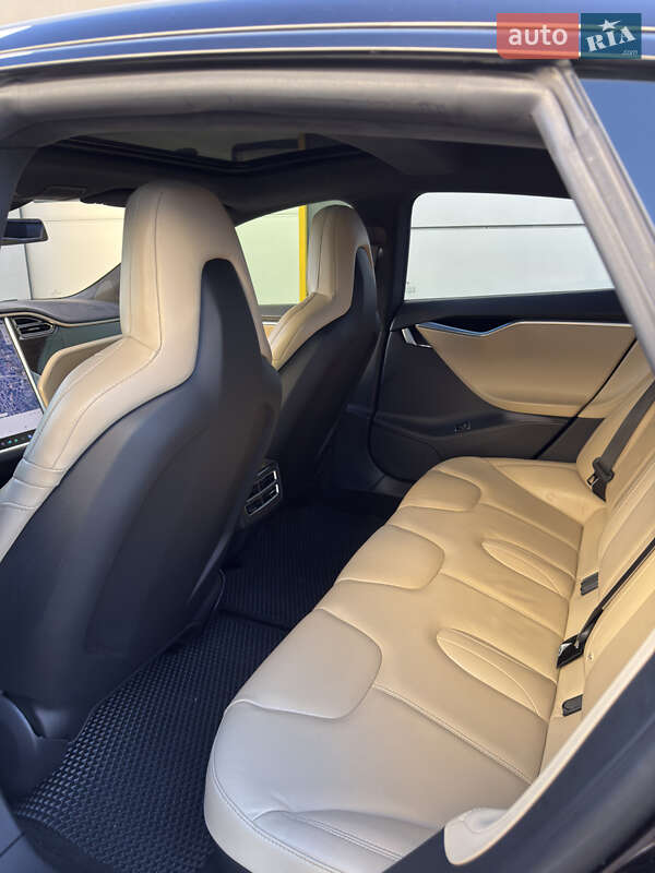 Ліфтбек Tesla Model S 2016 в Києві фото 12 Ліфтбек Tesla Model S 2016 в Києві