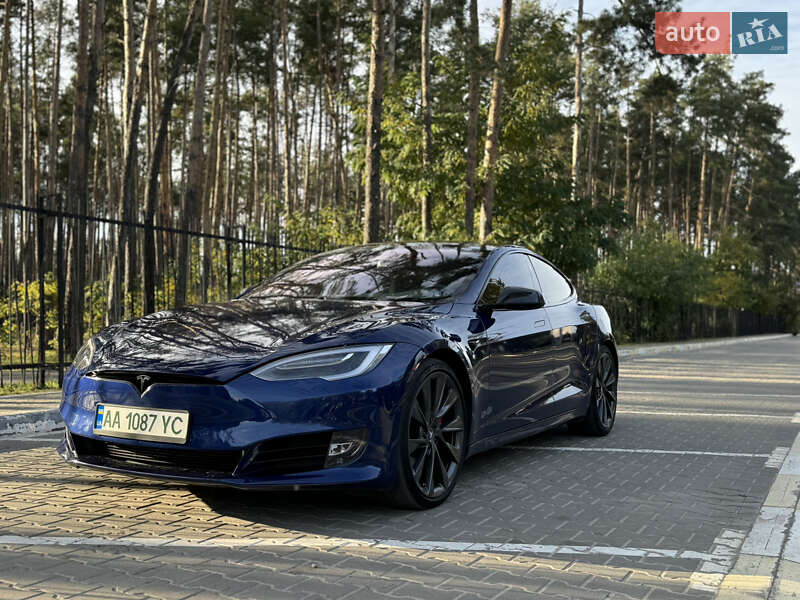 Лифтбек Tesla Model S 2019 в Киеве