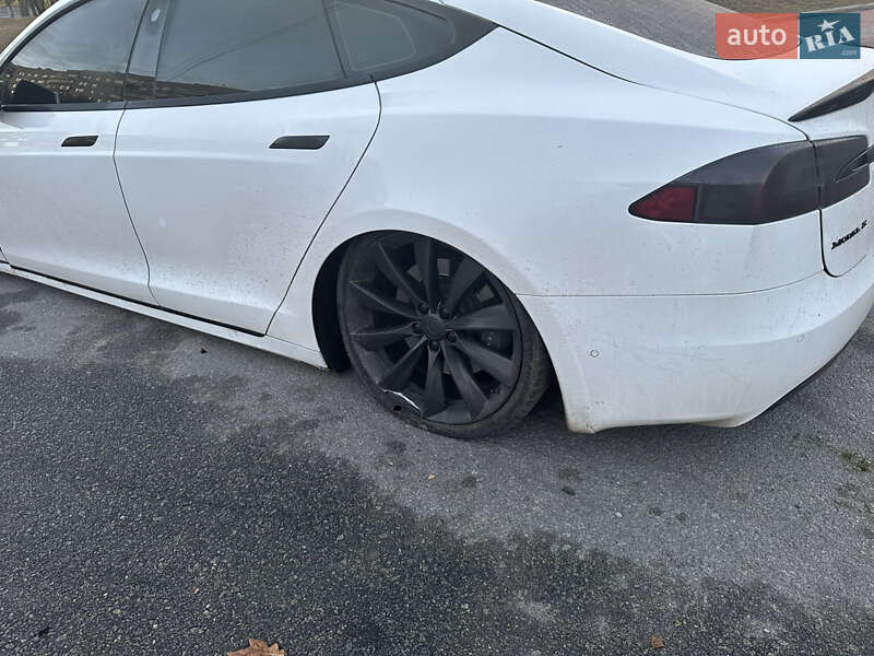 Лифтбек Tesla Model S 2018 в Никополе