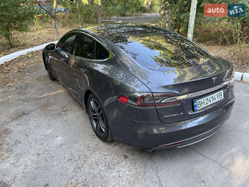 Ліфтбек Tesla Model S 2015 в Одесі