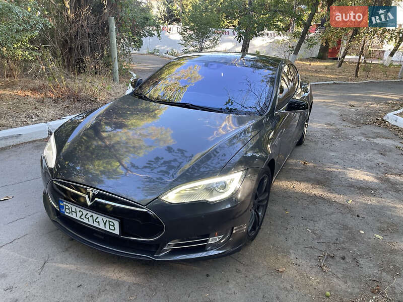 Ліфтбек Tesla Model S 2015 в Одесі