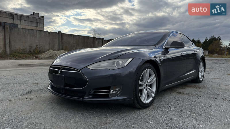 Tesla Model S 2015 Tesla Model S 2015