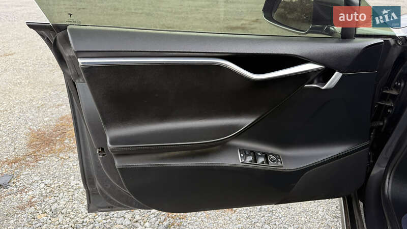 Лифтбек Tesla Model S 2015 в Львове фото 20 Лифтбек Tesla Model S 2015 в Львове