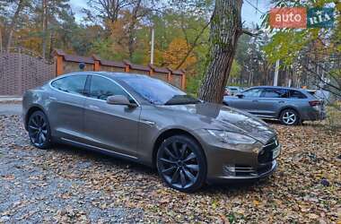 Лифтбек Tesla Model S 2015 в Житомире