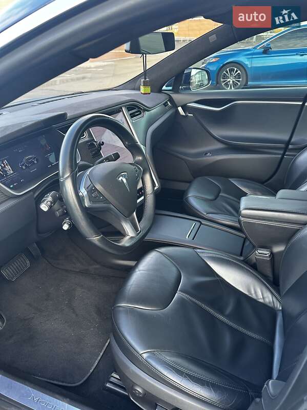 Ліфтбек Tesla Model S 2015 в Києві фото 13 Ліфтбек Tesla Model S 2015 в Києві