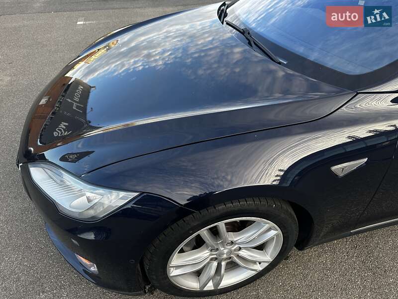 Ліфтбек Tesla Model S 2015 в Києві фото 8 Ліфтбек Tesla Model S 2015 в Києві