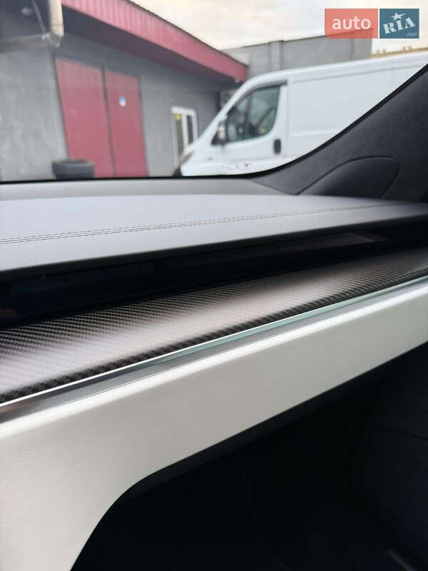Лифтбек Tesla Model S 2022 в Киеве