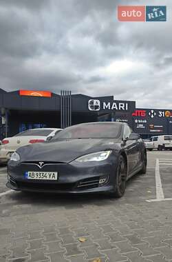 Лифтбек Tesla Model S 2016 в Виннице Лифтбек Tesla Model S 2016 в Виннице