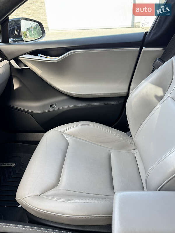 Ліфтбек Tesla Model S 2015 в Києві фото 17 Ліфтбек Tesla Model S 2015 в Києві