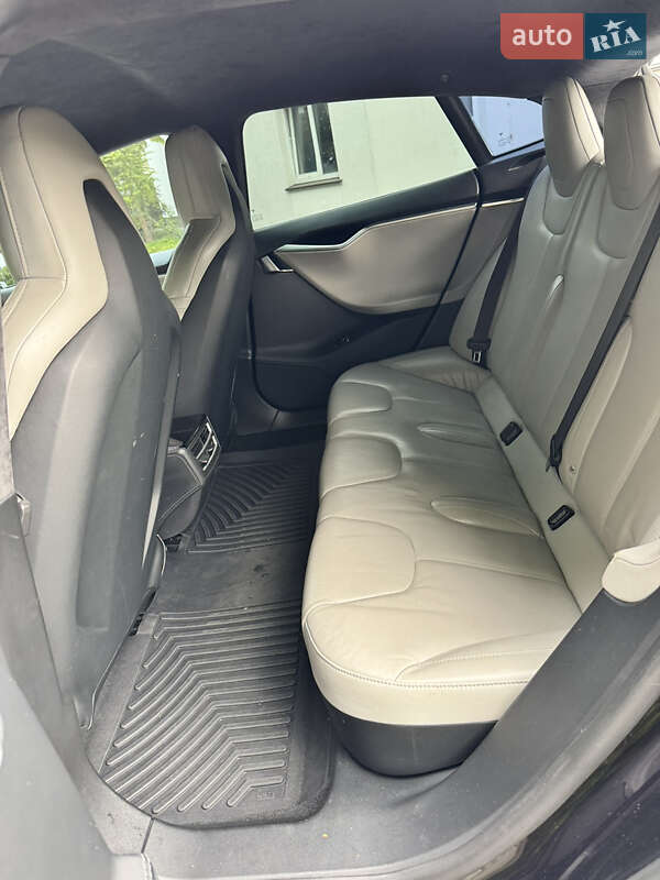 Ліфтбек Tesla Model S 2015 в Києві фото 23 Ліфтбек Tesla Model S 2015 в Києві