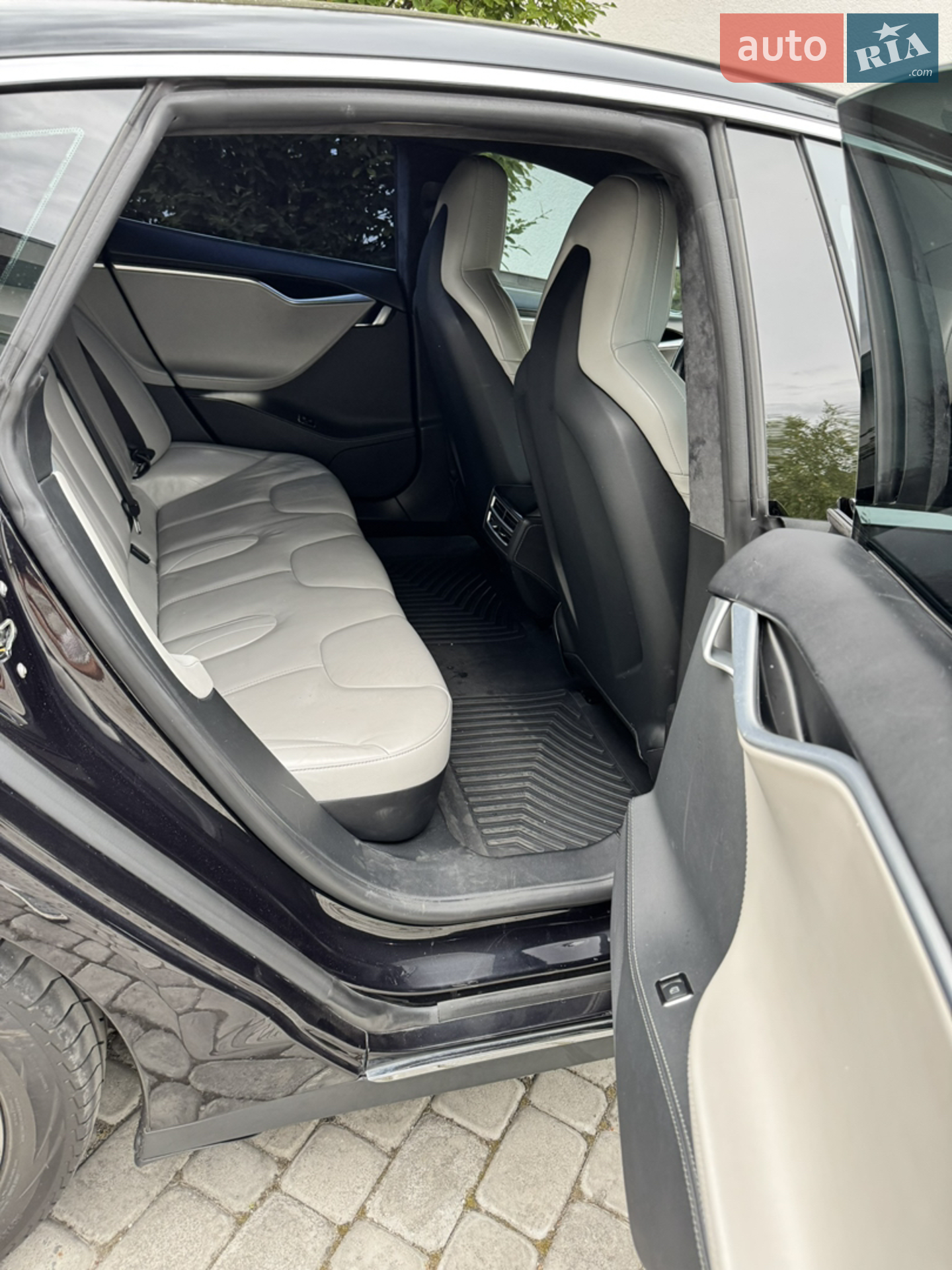 2015 Tesla Model S - мініатюра 27