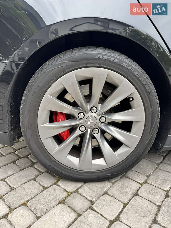 Ліфтбек Tesla Model S 2015 в Києві фото 41 Ліфтбек Tesla Model S 2015 в Києві