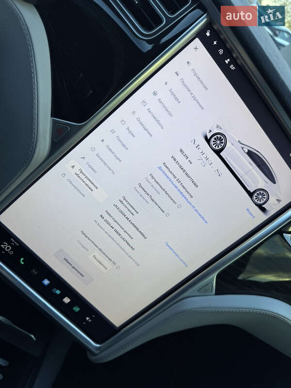 Ліфтбек Tesla Model S 2016 в Івано-Франківську