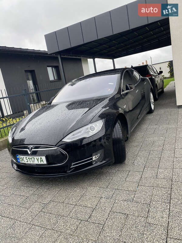 Лифтбек Tesla Model S 2014 в Ровно фото 4 Лифтбек Tesla Model S 2014 в Ровно