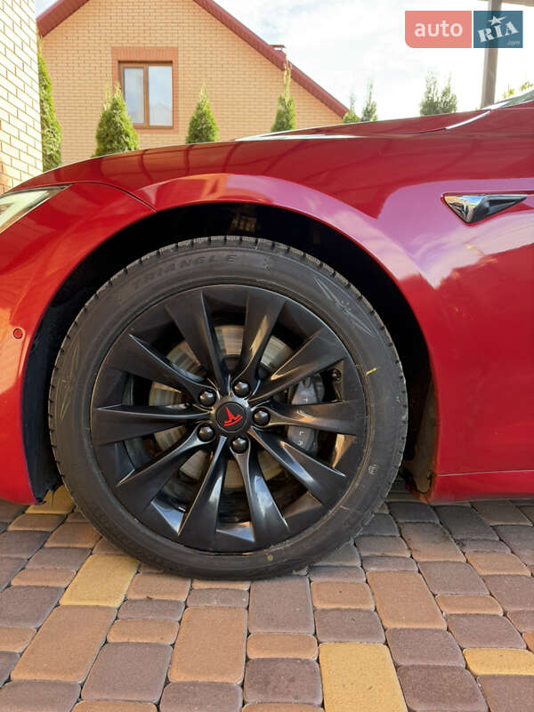 Ліфтбек Tesla Model S 2016 в Білій Церкві