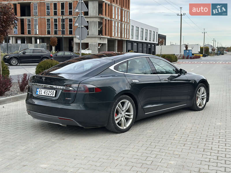 Лифтбек Tesla Model S 2014 в Львове