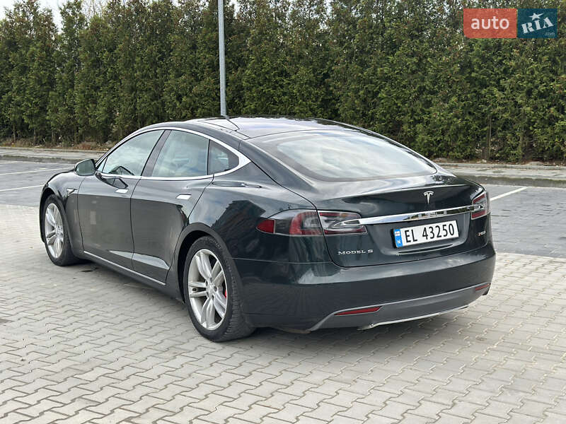 Лифтбек Tesla Model S 2014 в Львове