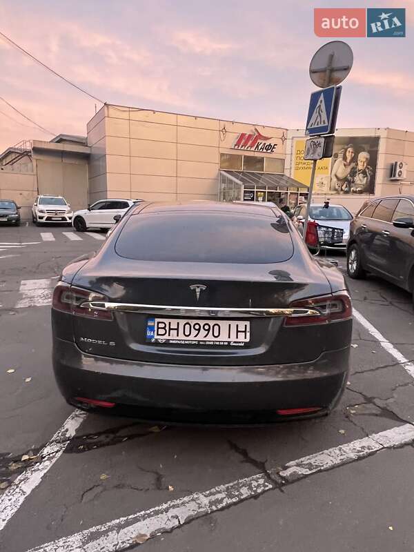 Ліфтбек Tesla Model S 2016 в Одесі фото 2 Ліфтбек Tesla Model S 2016 в Одесі