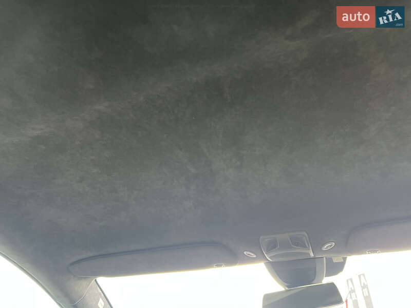 Ліфтбек Tesla Model S 2015 в Києві