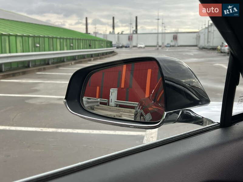 Ліфтбек Tesla Model S 2015 в Києві