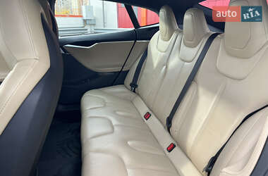 Ліфтбек Tesla Model S 2015 в Києві