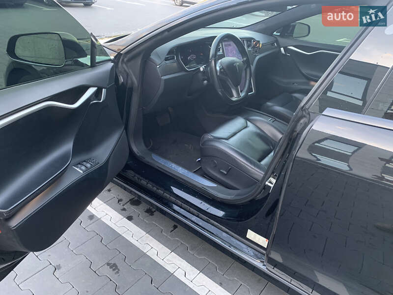 Ліфтбек Tesla Model S 2017 в Сарнах фото 38 Ліфтбек Tesla Model S 2017 в Сарнах