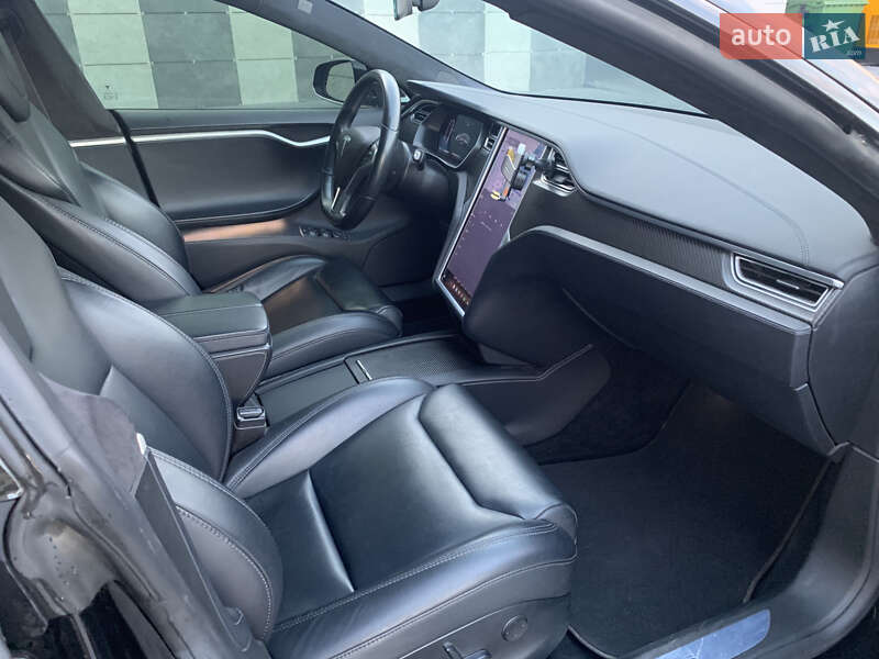 Ліфтбек Tesla Model S 2017 в Сарнах фото 43 Ліфтбек Tesla Model S 2017 в Сарнах