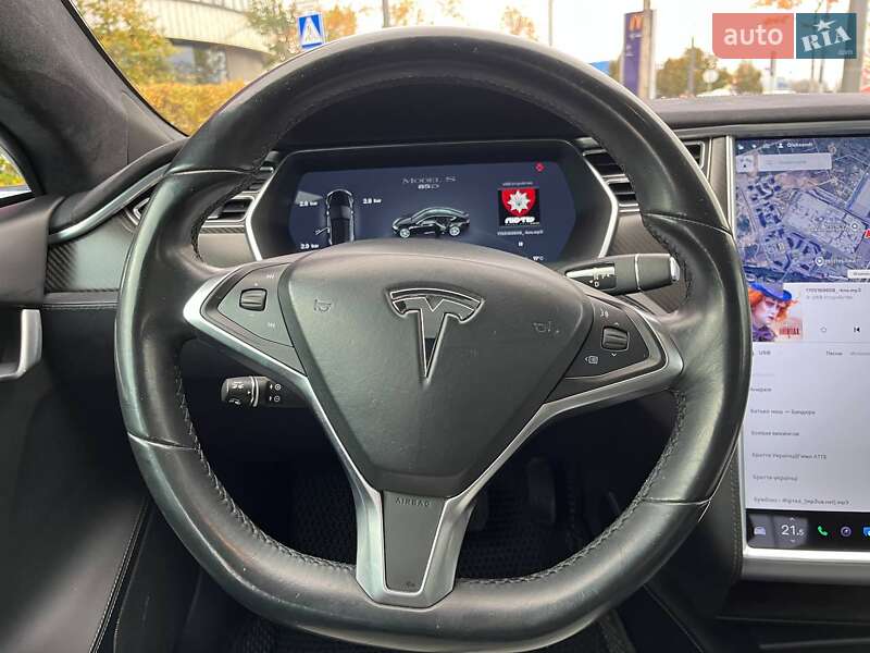 Ліфтбек Tesla Model S 2016 в Києві