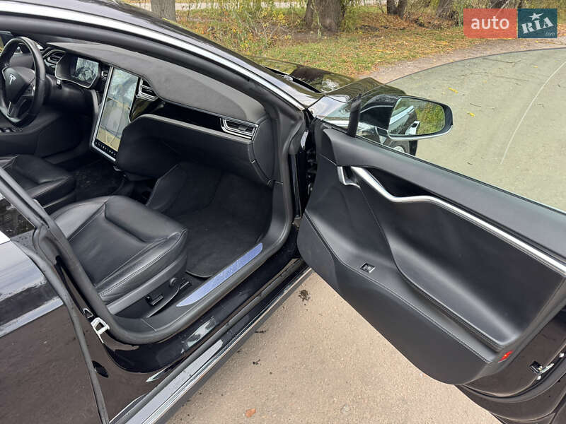 Лифтбек Tesla Model S 2015 в Житомире фото 20 Лифтбек Tesla Model S 2015 в Житомире