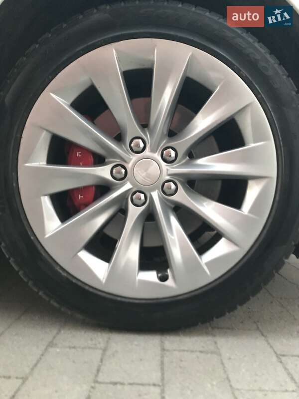 Ліфтбек Tesla Model S 2019 в Вінниці