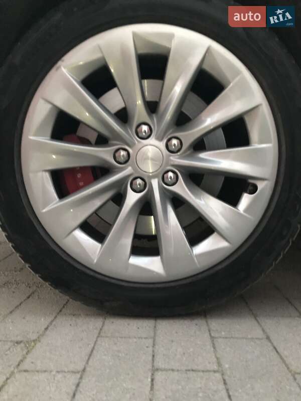 Ліфтбек Tesla Model S 2019 в Вінниці