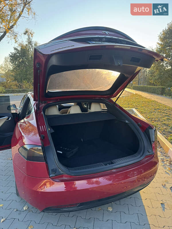 Ліфтбек Tesla Model S 2016 в Києві фото 19 Ліфтбек Tesla Model S 2016 в Києві