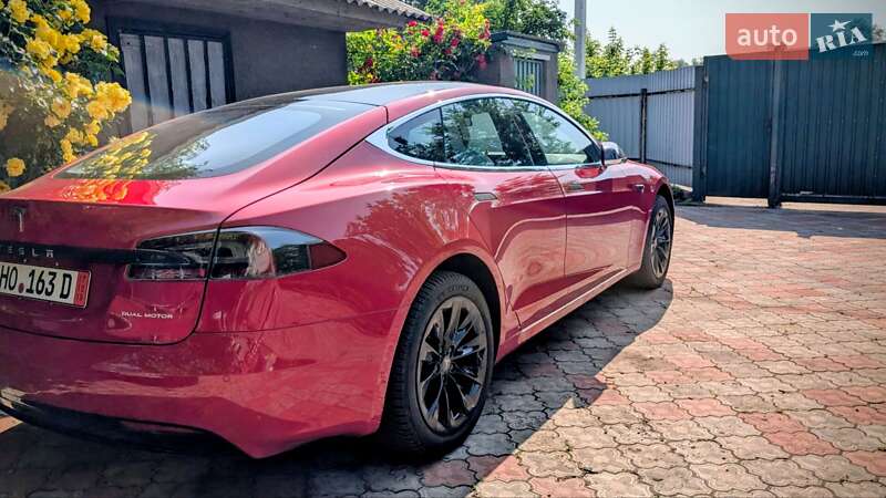 Лифтбек Tesla Model S 2019 в Киеве фото 4 Лифтбек Tesla Model S 2019 в Киеве