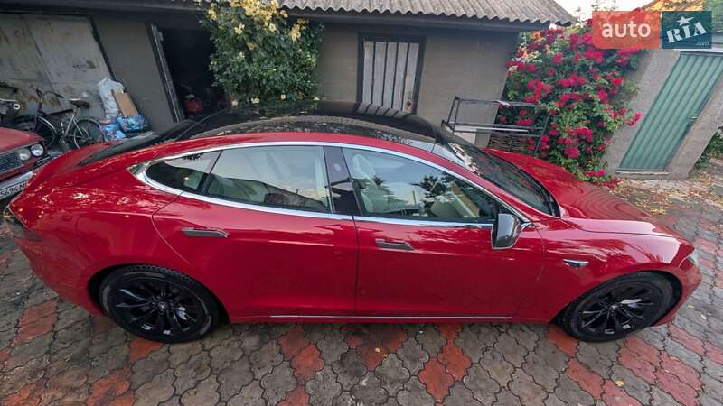 Лифтбек Tesla Model S 2019 в Киеве фото 17 Лифтбек Tesla Model S 2019 в Киеве