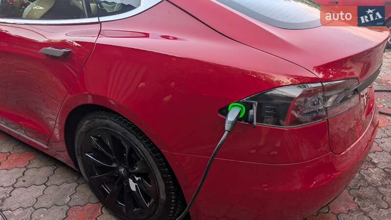 Лифтбек Tesla Model S 2019 в Киеве фото 29 Лифтбек Tesla Model S 2019 в Киеве