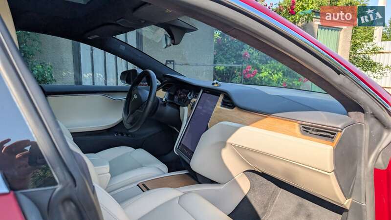 Лифтбек Tesla Model S 2019 в Киеве фото 32 Лифтбек Tesla Model S 2019 в Киеве