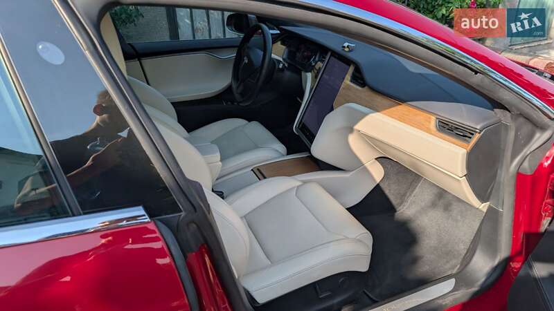 Лифтбек Tesla Model S 2019 в Киеве фото 36 Лифтбек Tesla Model S 2019 в Киеве