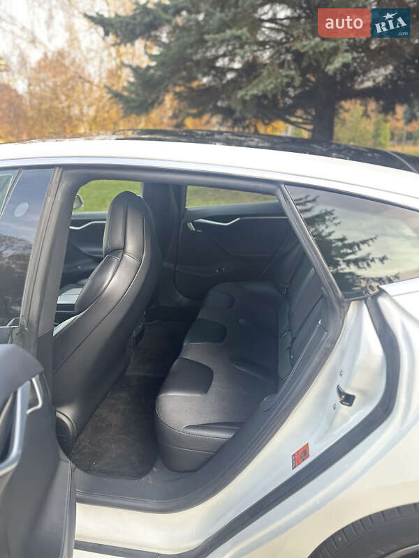 Ліфтбек Tesla Model S 2017 в Житомирі фото 10 Ліфтбек Tesla Model S 2017 в Житомирі