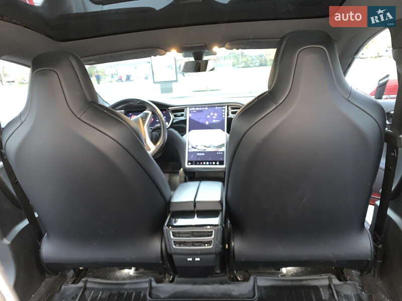 Лифтбек Tesla Model S 2018 в Черкассах