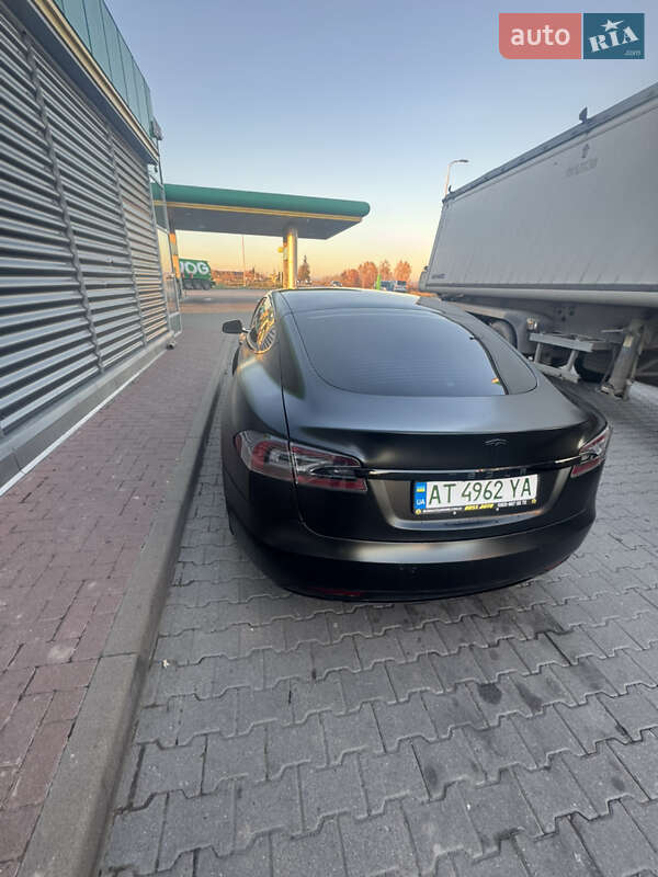 Лифтбек Tesla Model S 2018 в Коломые