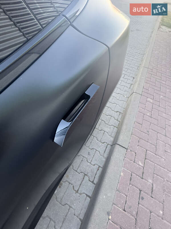 Лифтбек Tesla Model S 2018 в Коломые