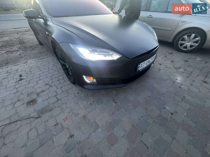 Лифтбек Tesla Model S 2018 в Коломые