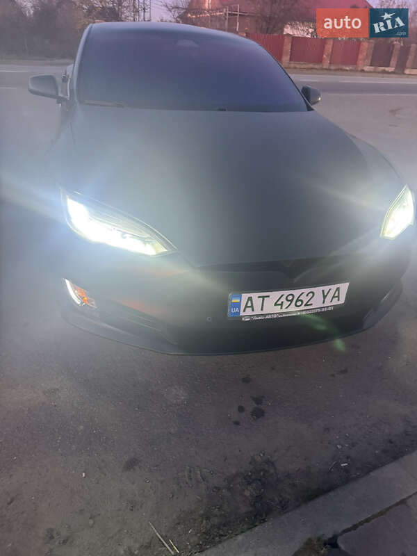 Лифтбек Tesla Model S 2018 в Коломые
