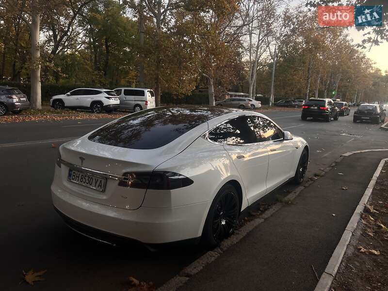 Ліфтбек Tesla Model S 2013 в Одесі фото 6 Ліфтбек Tesla Model S 2013 в Одесі