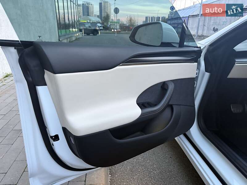 Лифтбек Tesla Model S 2021 в Киеве фото 36 Лифтбек Tesla Model S 2021 в Киеве